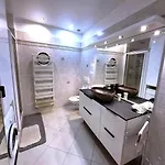 Apartment Le Festivalier - Spacieux, Bien Equipe, Pieton